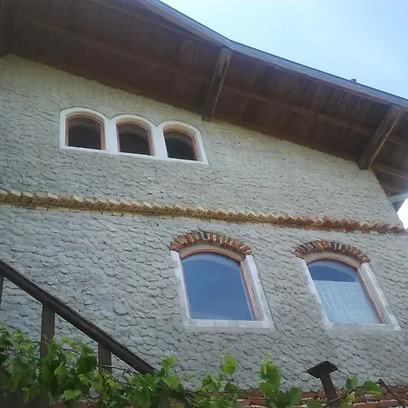 Danchovata Kashta